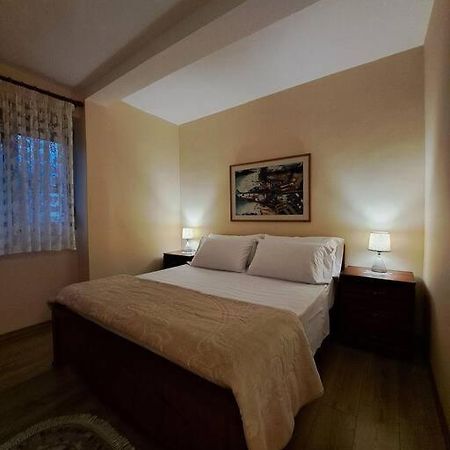 Quiet, Cozy, Luminous Apartment تيرانا المظهر الخارجي الصورة