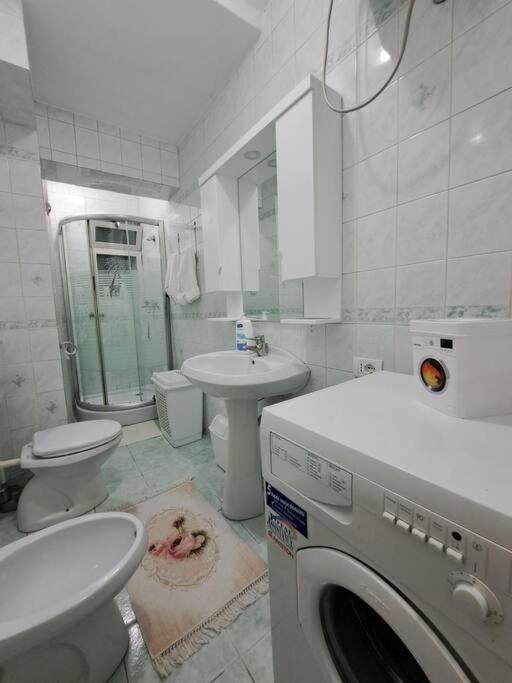 Quiet, Cozy, Luminous Apartment تيرانا المظهر الخارجي الصورة